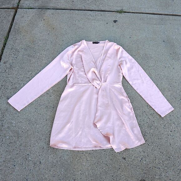 PrettyLittleThing Satin Knot Front Blouse Women’s Size 10 Pink Long Sleeve V Nec - Picture 8 of 8